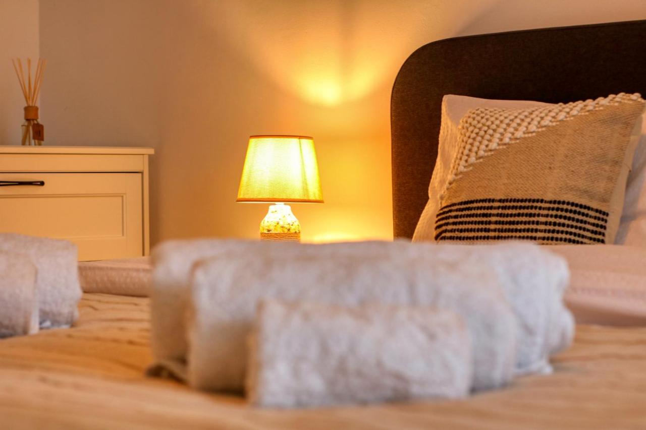 Relaxation Station - My Charming, Cosy&Inviting Apt - Smart Thermostat - Private Parking - Ior Park - Long Term Price Cuts Бухарест Экстерьер фото